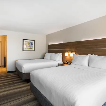 Holiday Inn Express & Suites Ludington By Ihg Exterior foto
