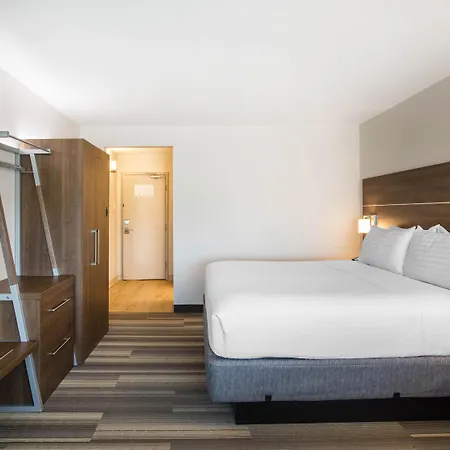 Holiday Inn Express & Suites Ludington By Ihg Exterior foto