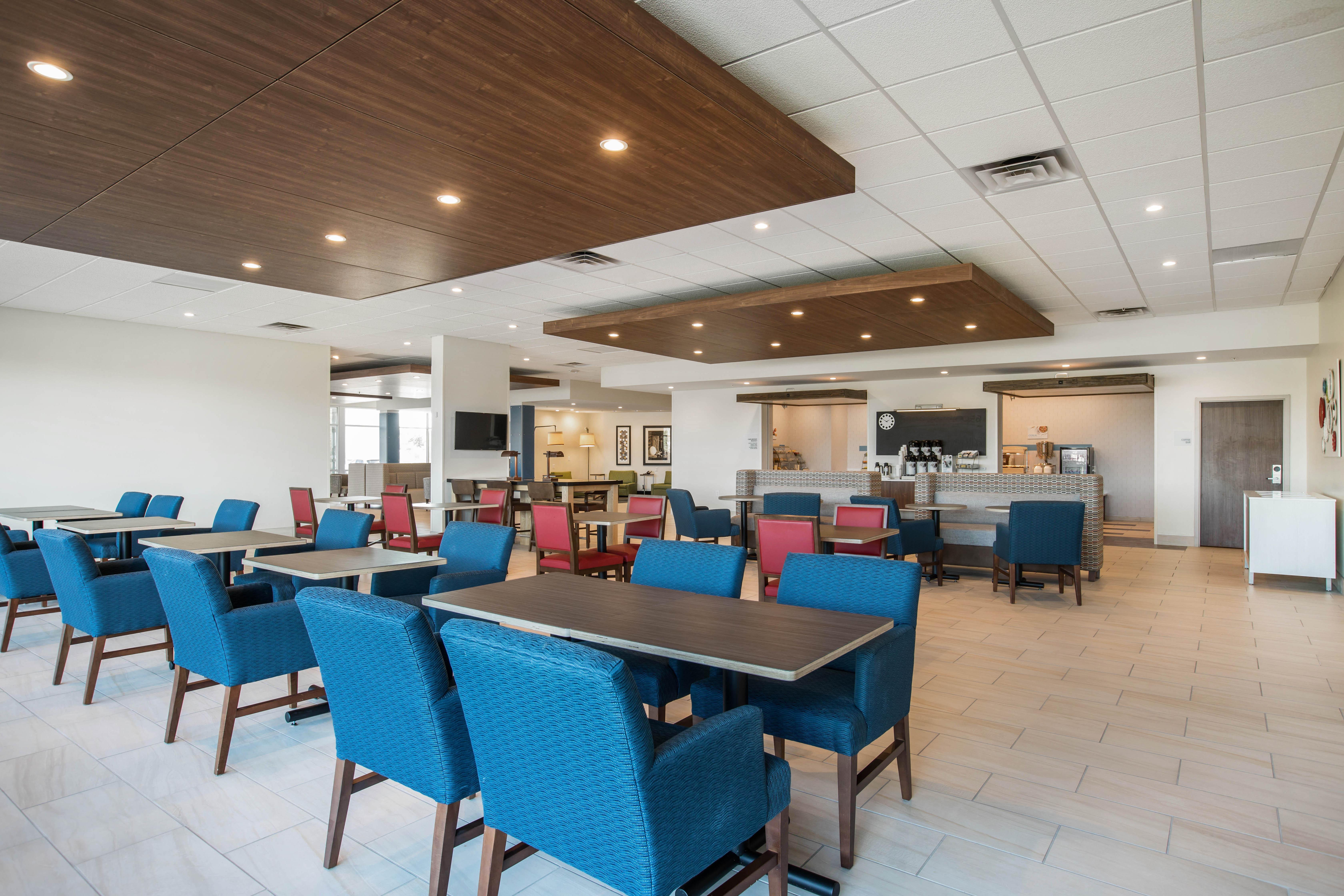 Holiday Express & By Ihg 2* Ludington
